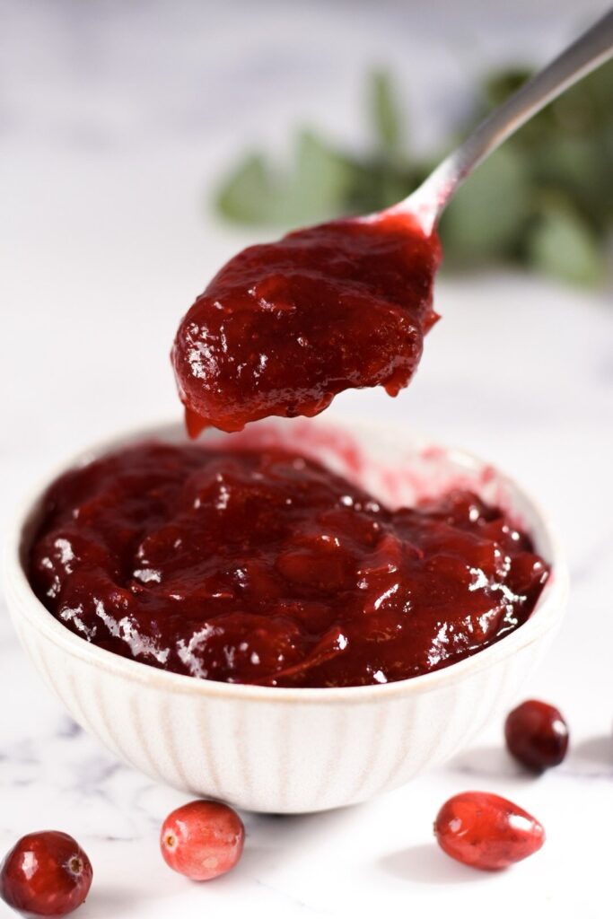 sweetketolife.com-no-sugar-cranberry-sauce-low-carb