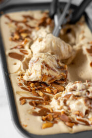 sweetketolife.com-caramel-peanut-ice-cream