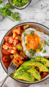 sweetketolife.com-sausage-and-pepper-breakfast-bowl